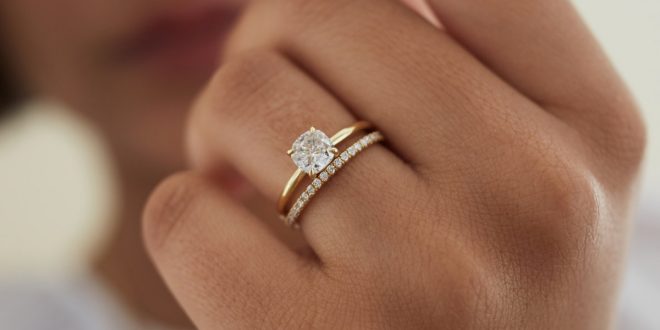 engagement ring Tips