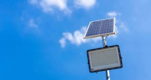 Solar Pole Lights for Outdoor Commercial Lighting