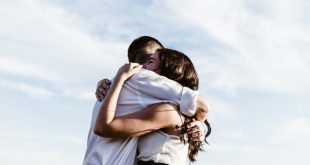 Signs Your Girlfriend is Cheating
