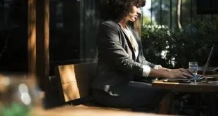 5 Expert Ways to Build a Self-Sustaining Business Online