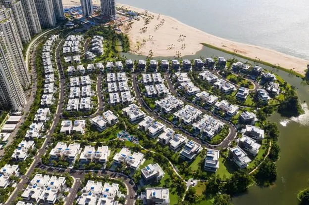 Living in Forest City