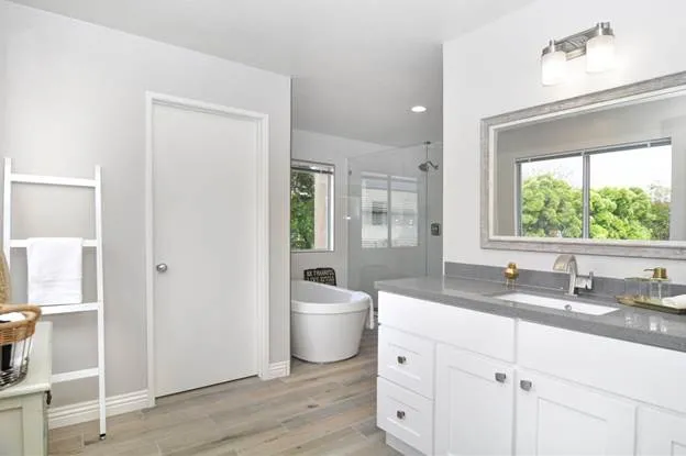 Modern Bathroom Remodel