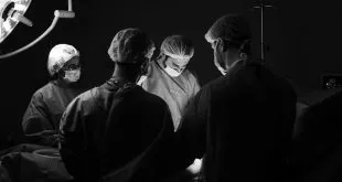 tummy tuck surgeon