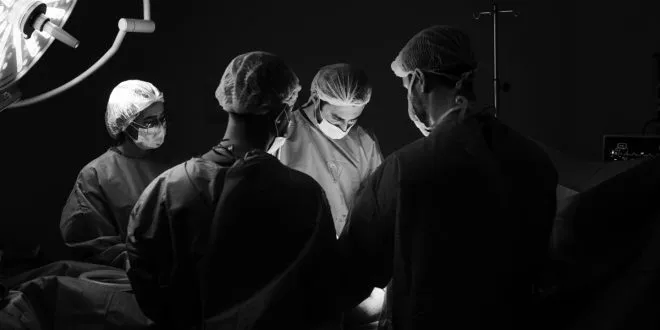 tummy tuck surgeon