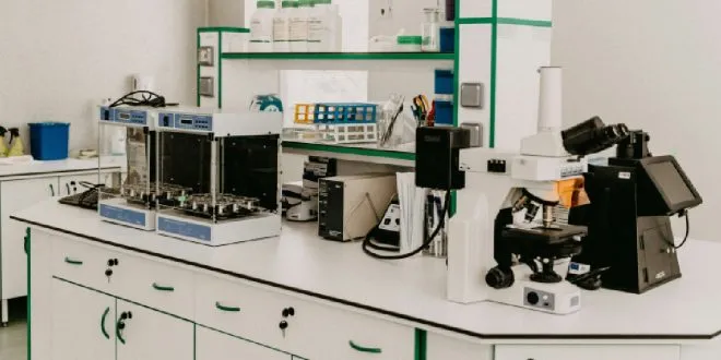 Laboratory cabinets